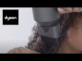 Видео - Dyson Supersonic™ hair dryer. Styling with the Wide-tooth comb